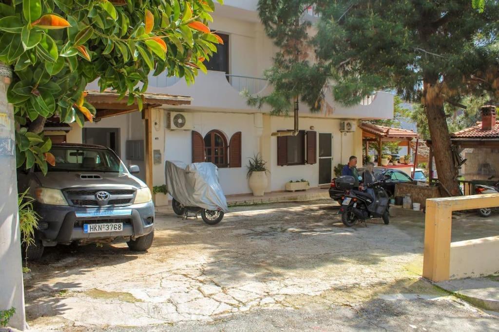 Afroditi'S Guest House Heraklion  ภายนอก รูปภาพ